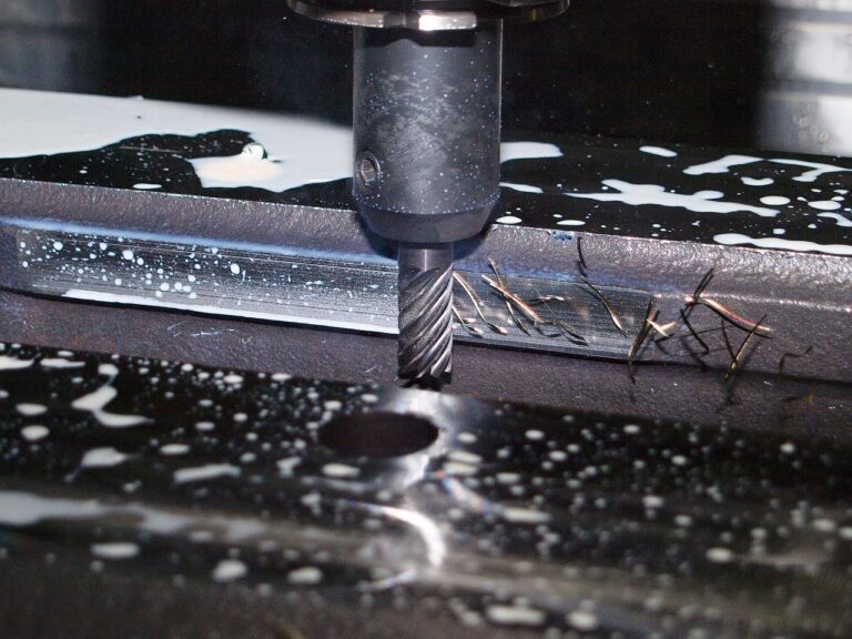 CNC Freze ve Saç Metal İşleme'de