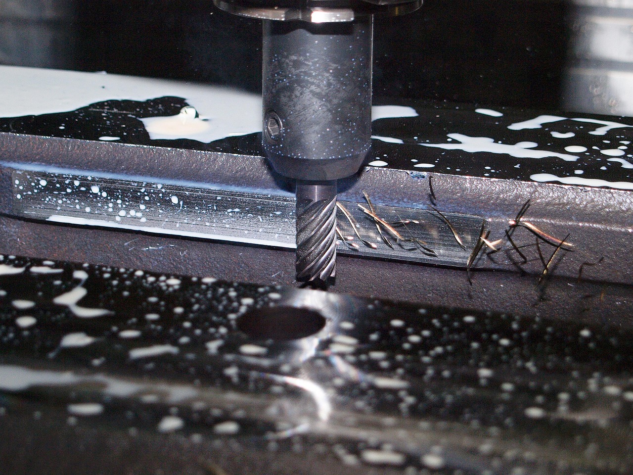 CNC Freze ve Saç Metal İşleme'de